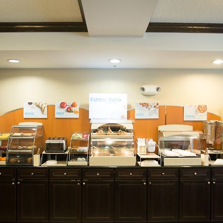 Holiday Inn Express & Suites Northwood By Ihg Silver Lake Eksteriør bilde