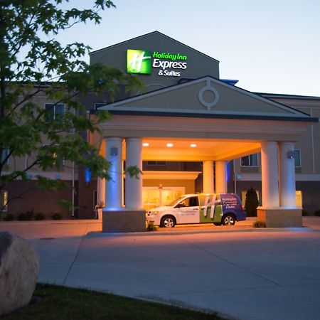 Holiday Inn Express & Suites Northwood By Ihg Silver Lake Eksteriør bilde
