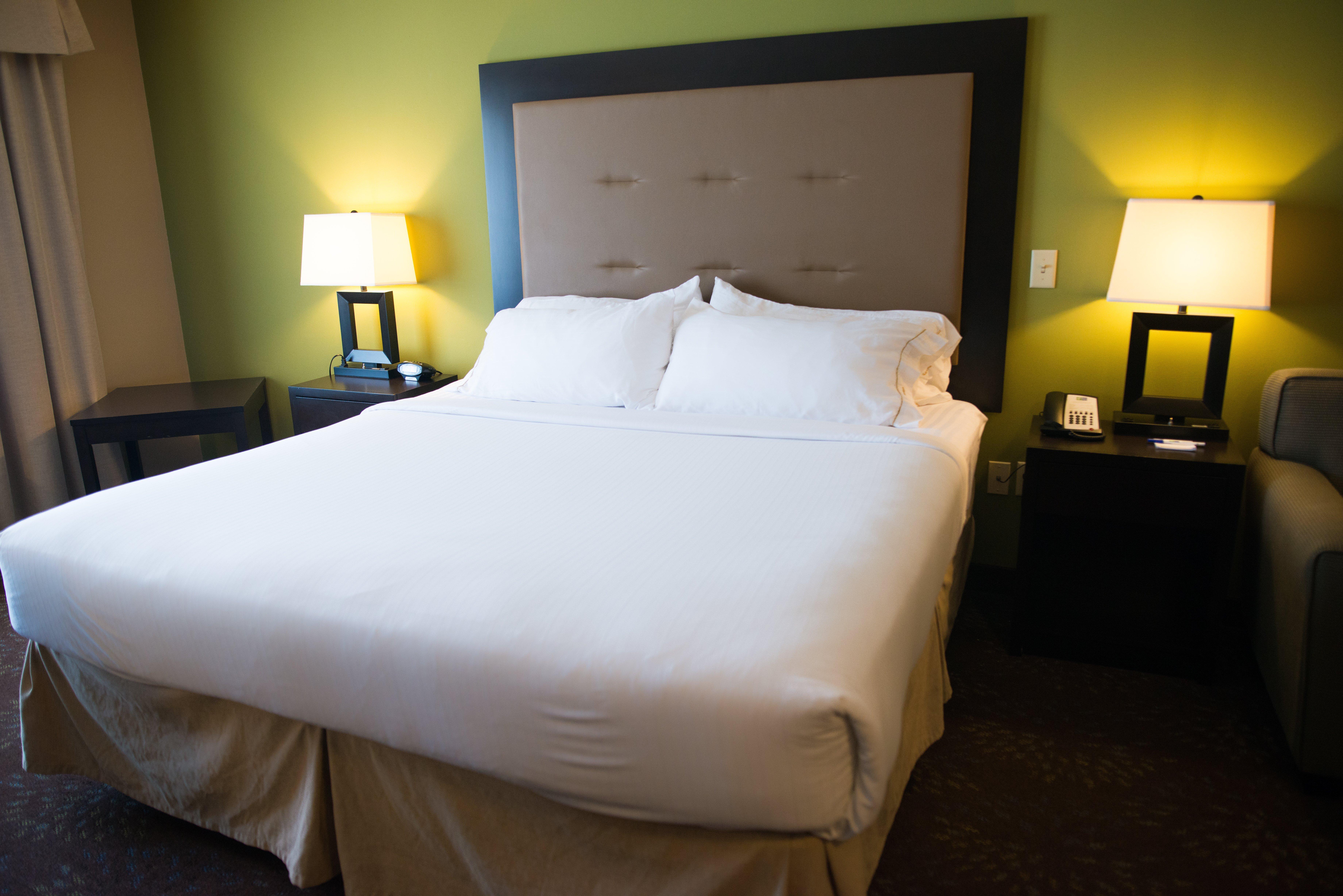 Holiday Inn Express & Suites Northwood By Ihg Silver Lake Eksteriør bilde