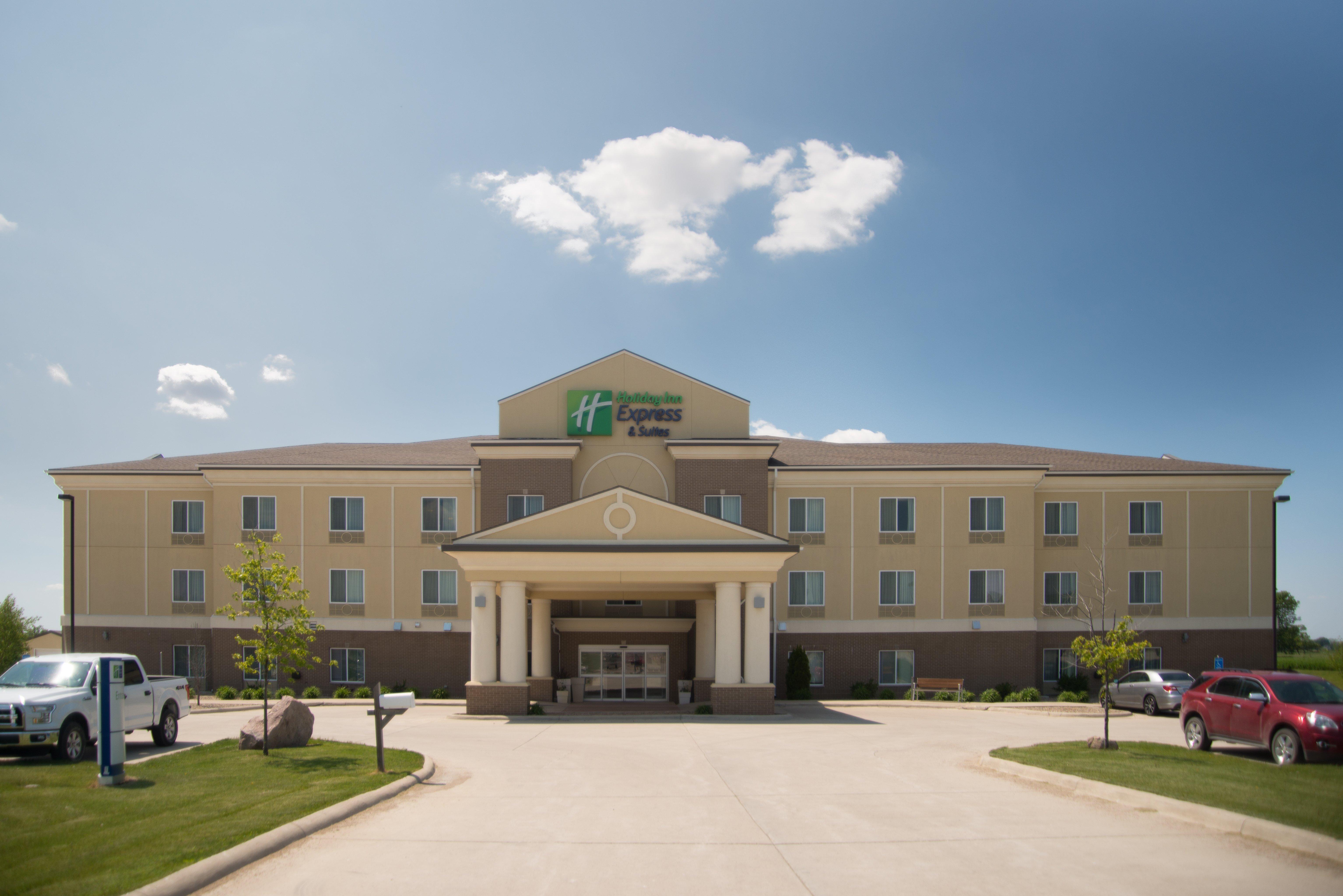 Holiday Inn Express & Suites Northwood By Ihg Silver Lake Eksteriør bilde