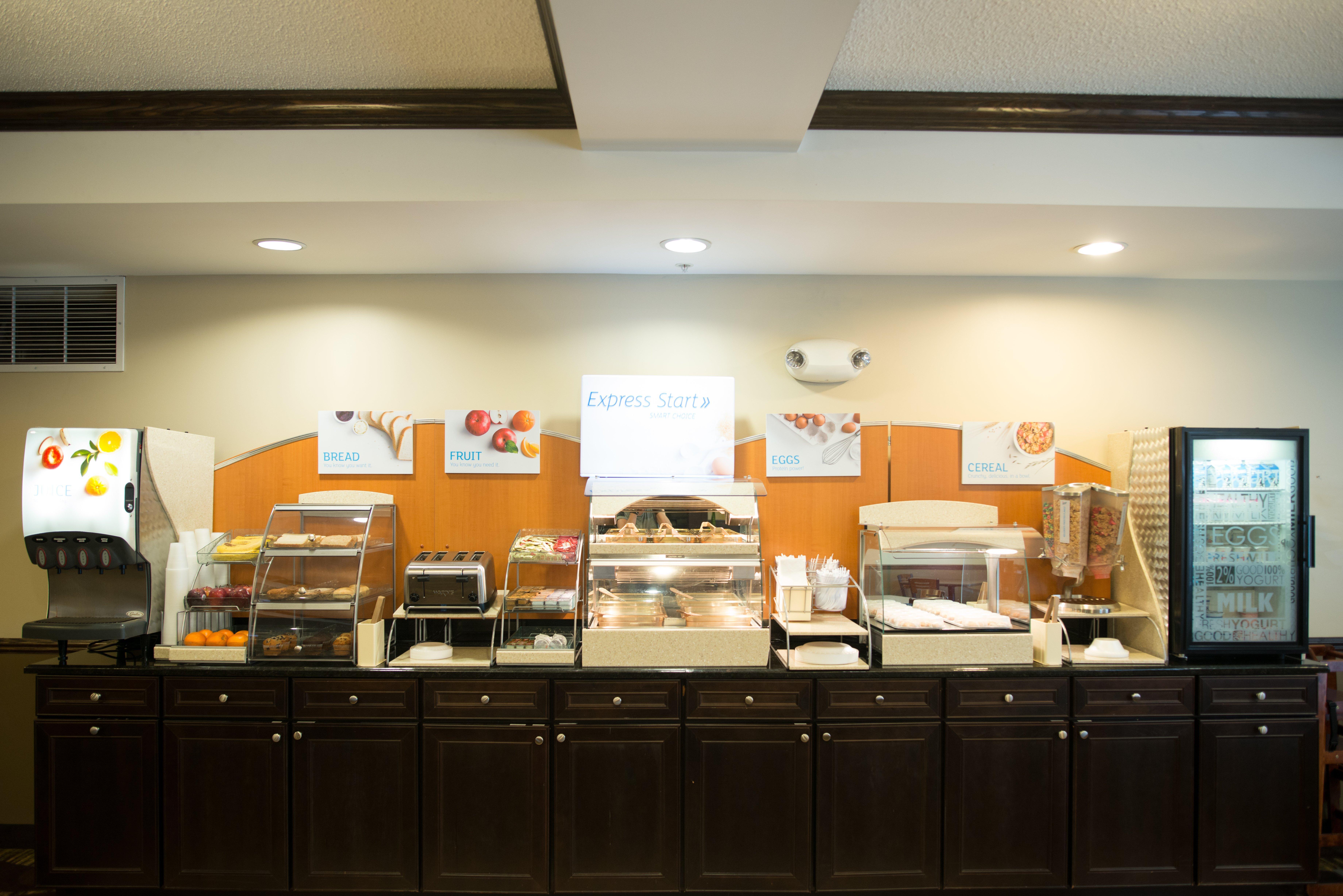 Holiday Inn Express & Suites Northwood By Ihg Silver Lake Eksteriør bilde