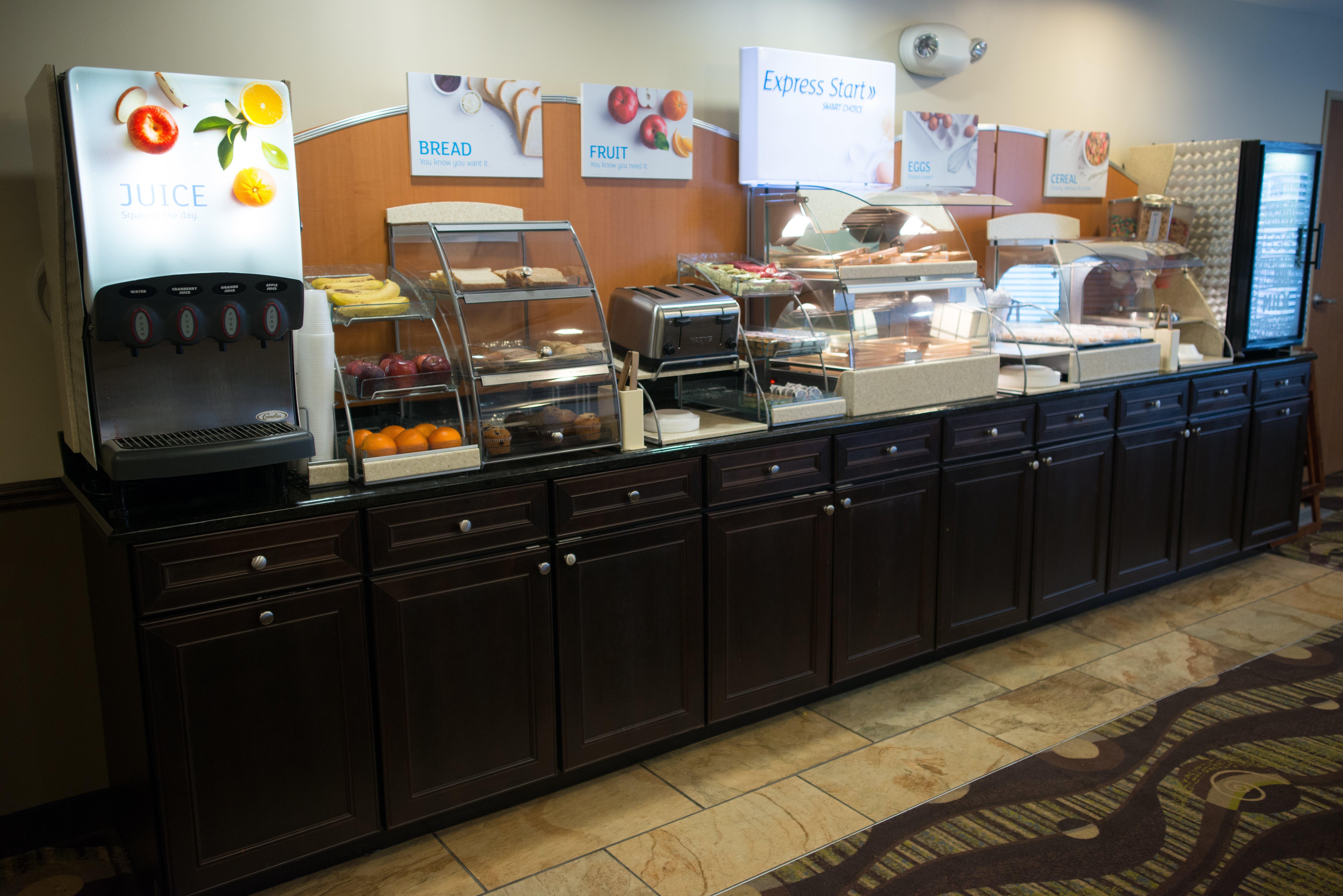 Holiday Inn Express & Suites Northwood By Ihg Silver Lake Eksteriør bilde