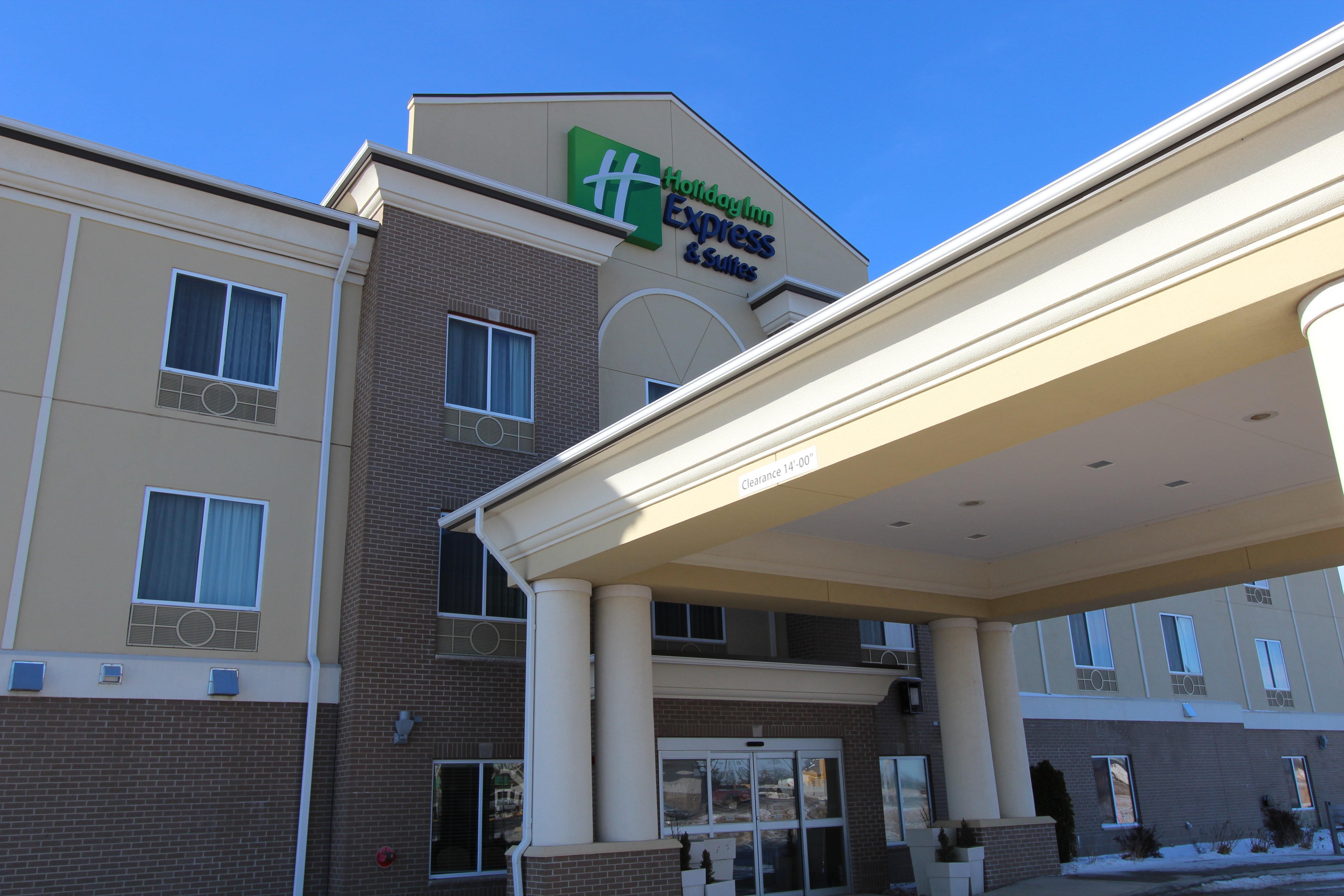 Holiday Inn Express & Suites Northwood By Ihg Silver Lake Eksteriør bilde