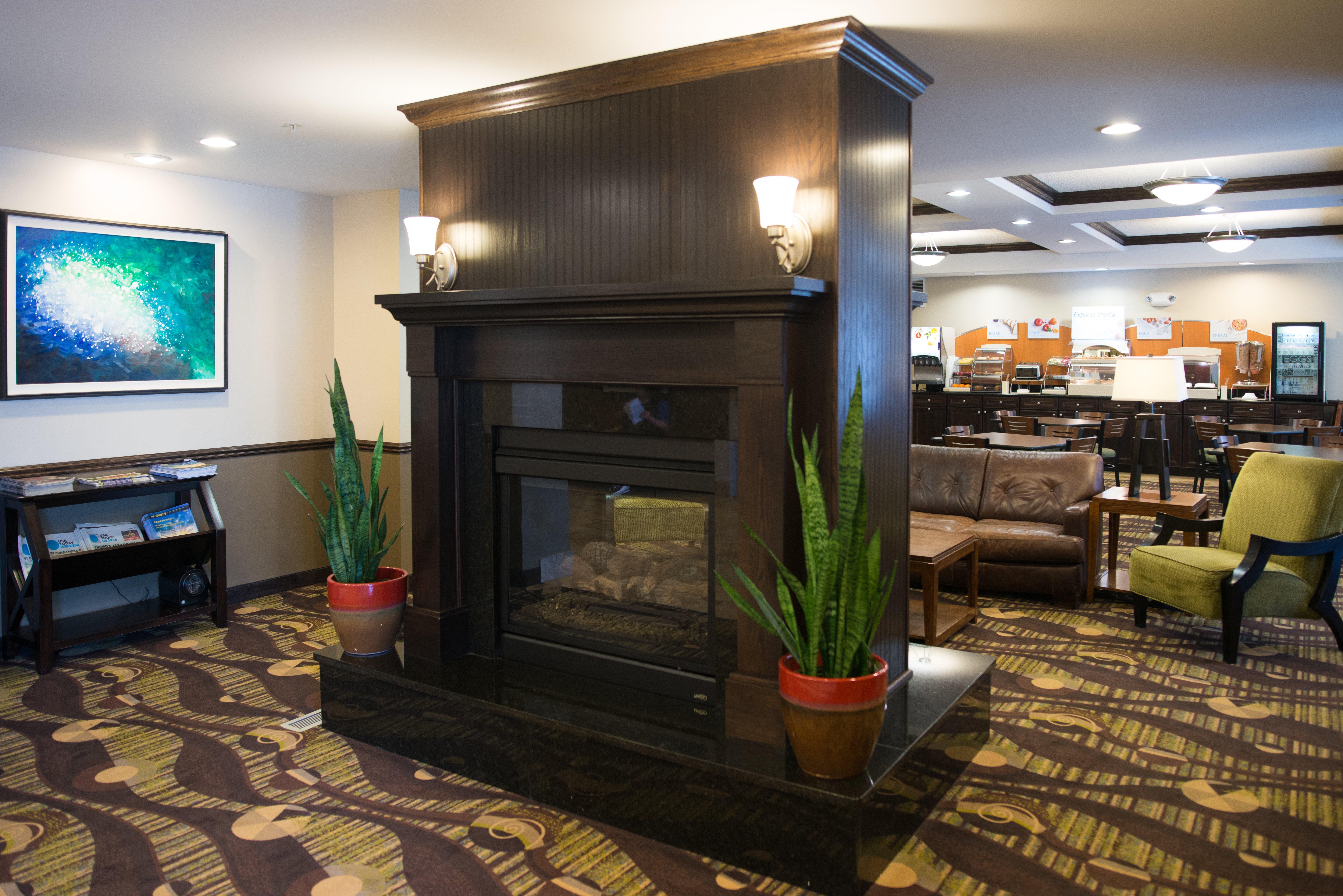 Holiday Inn Express & Suites Northwood By Ihg Silver Lake Eksteriør bilde