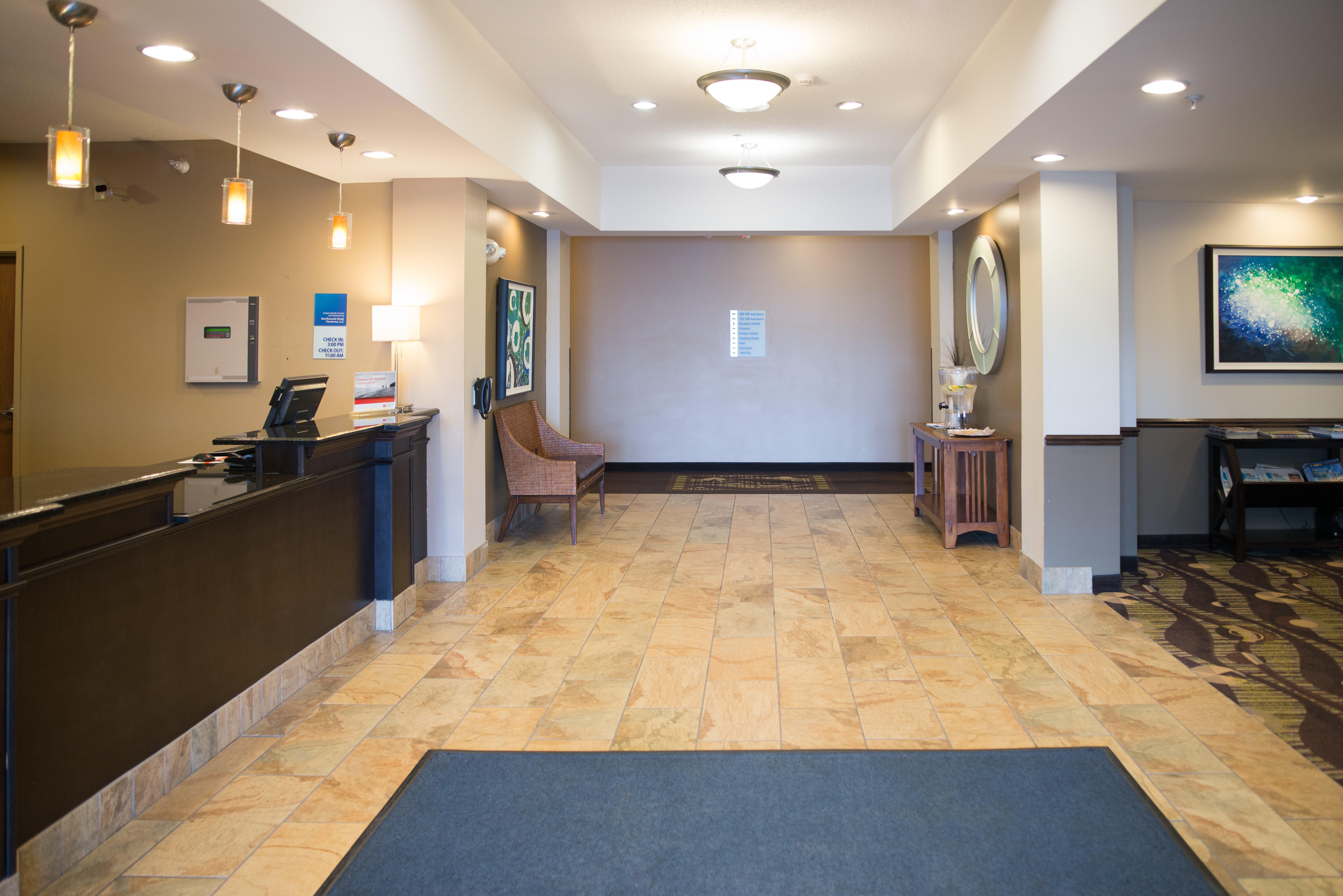 Holiday Inn Express & Suites Northwood By Ihg Silver Lake Eksteriør bilde