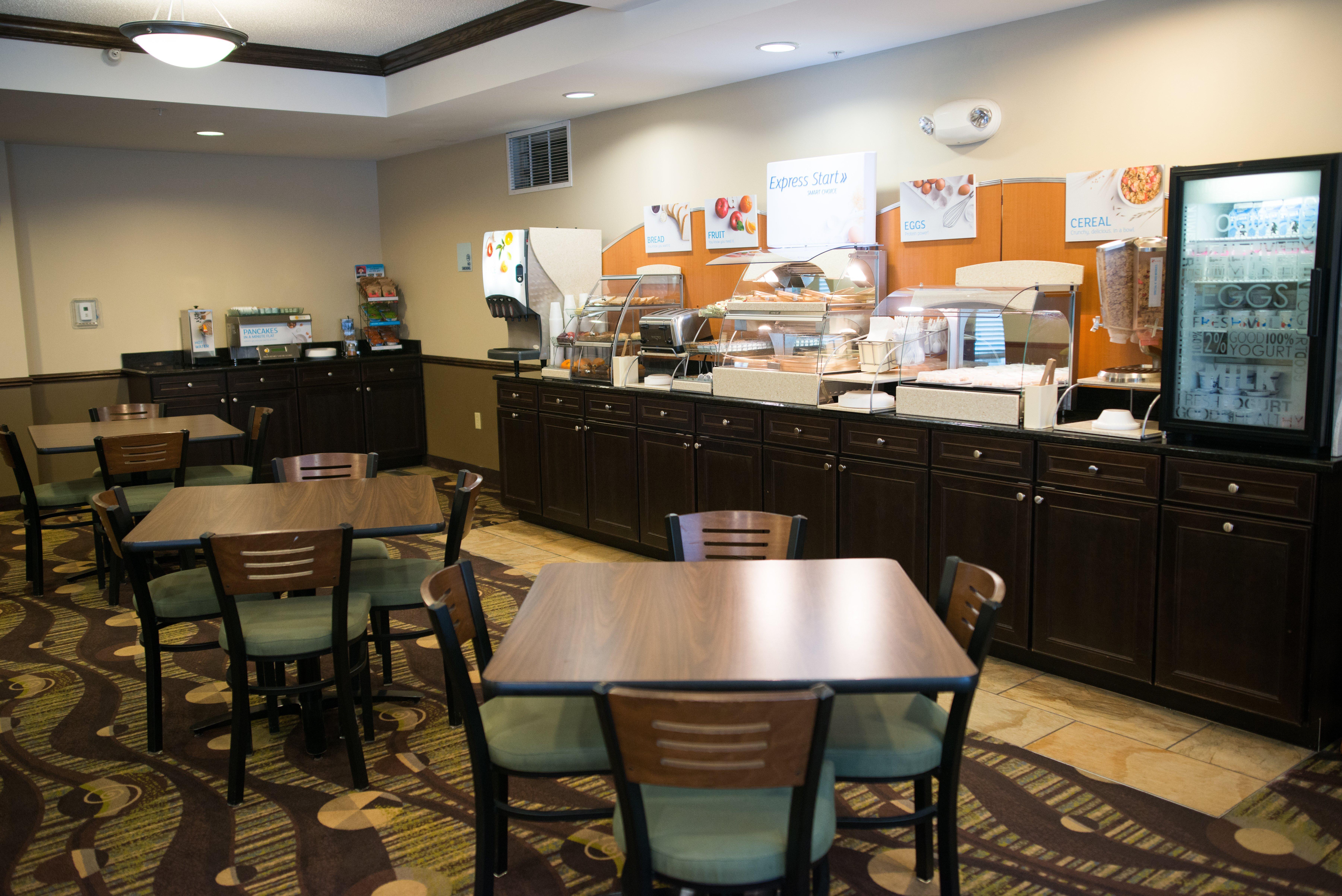Holiday Inn Express & Suites Northwood By Ihg Silver Lake Eksteriør bilde