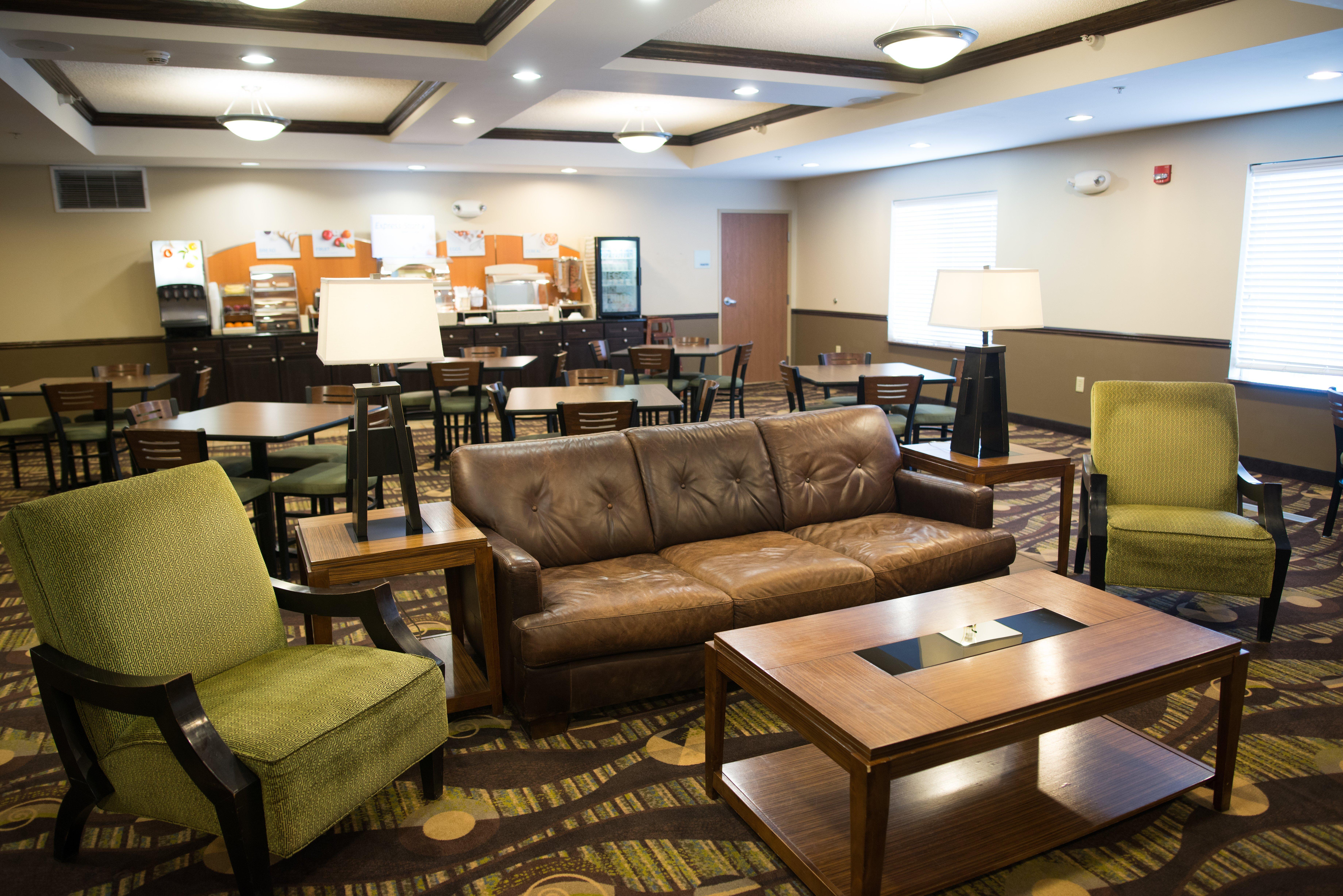 Holiday Inn Express & Suites Northwood By Ihg Silver Lake Eksteriør bilde