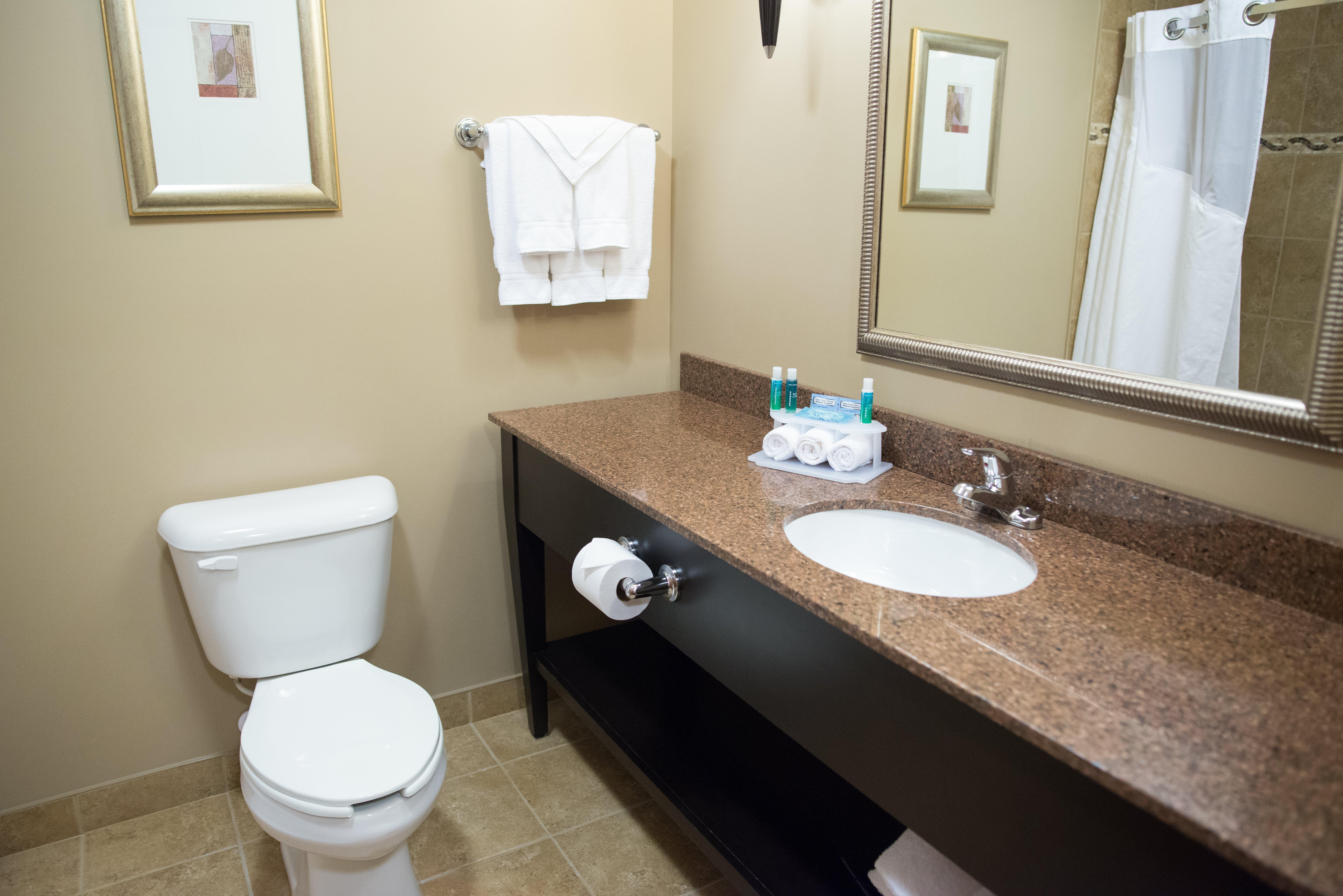 Holiday Inn Express & Suites Northwood By Ihg Silver Lake Eksteriør bilde