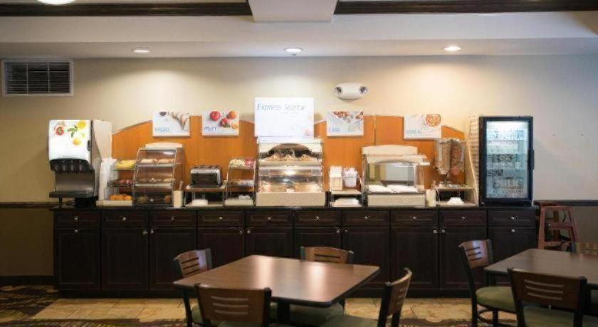 Holiday Inn Express & Suites Northwood By Ihg Silver Lake Eksteriør bilde