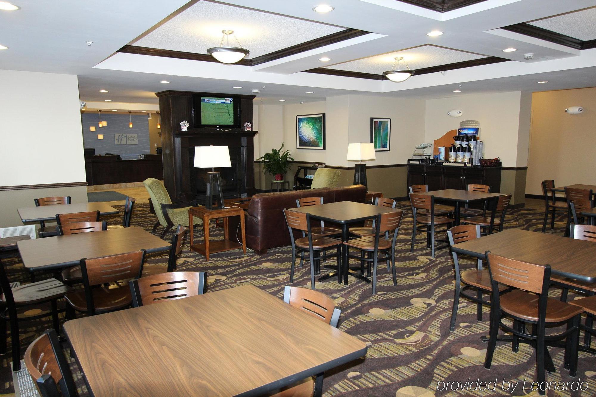 Holiday Inn Express & Suites Northwood By Ihg Silver Lake Eksteriør bilde