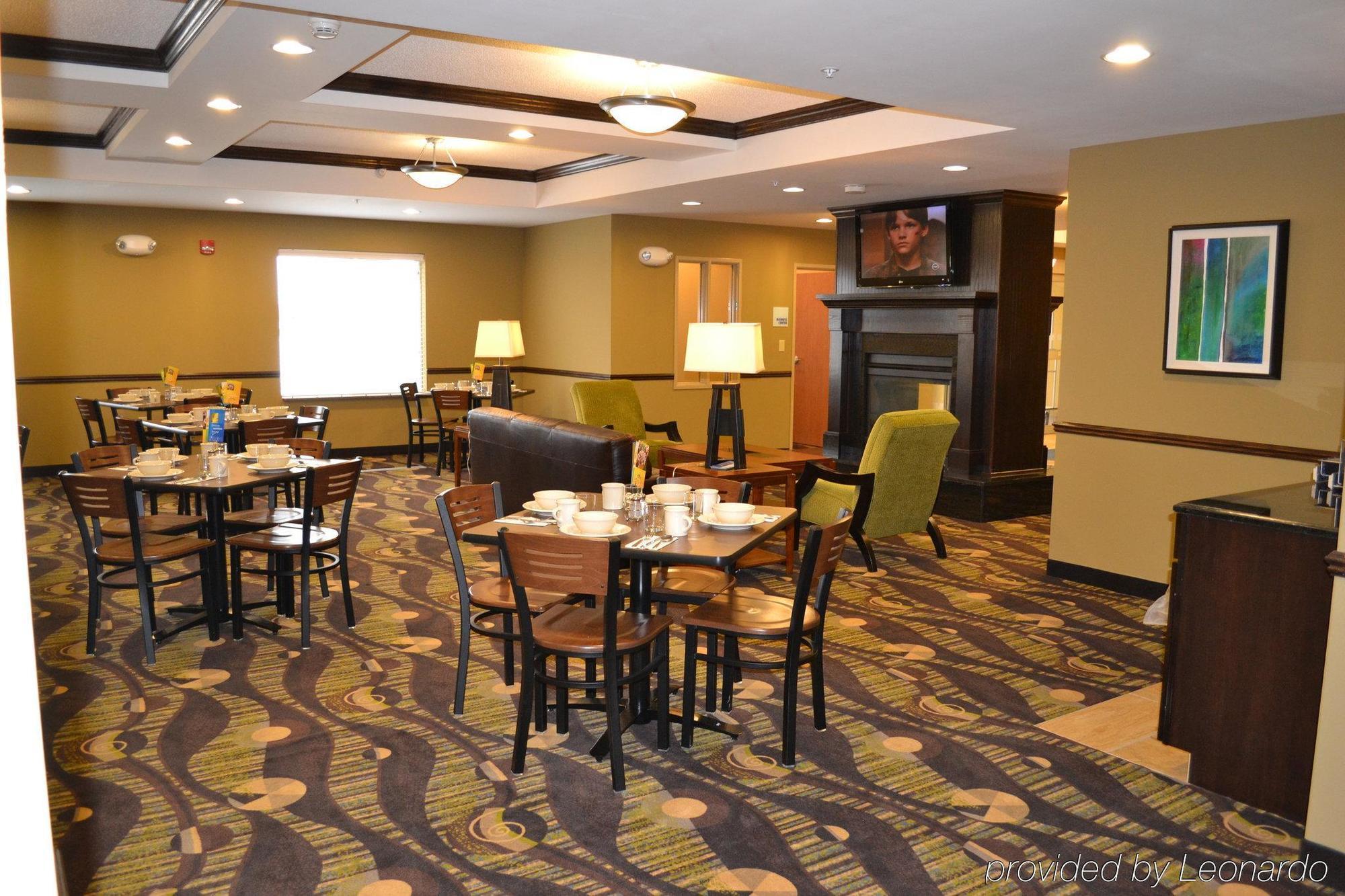 Holiday Inn Express & Suites Northwood By Ihg Silver Lake Eksteriør bilde