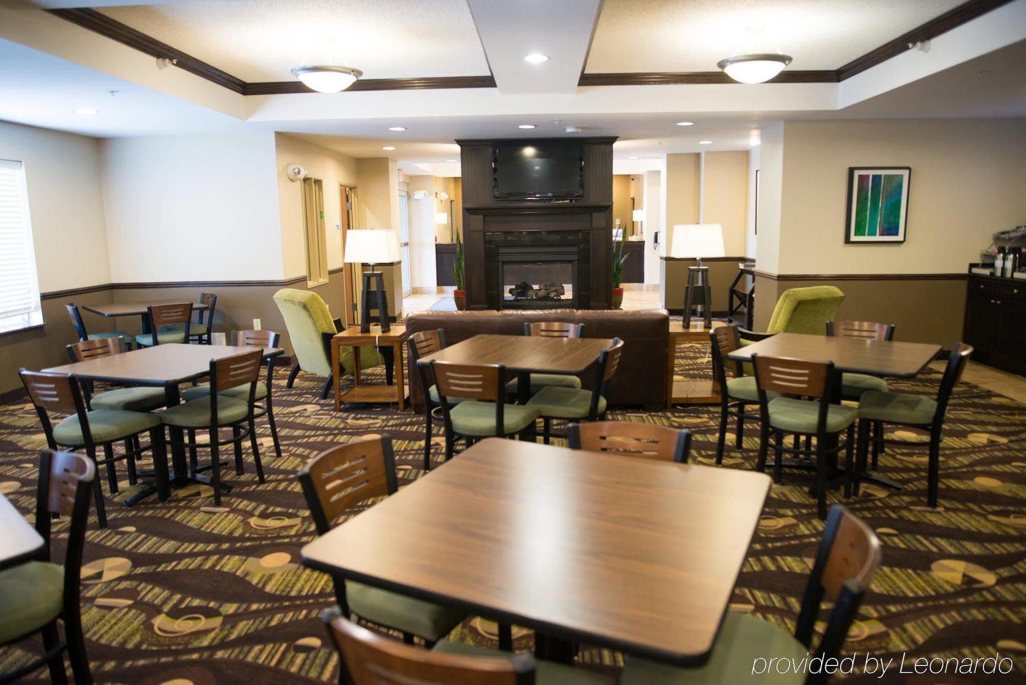 Holiday Inn Express & Suites Northwood By Ihg Silver Lake Eksteriør bilde